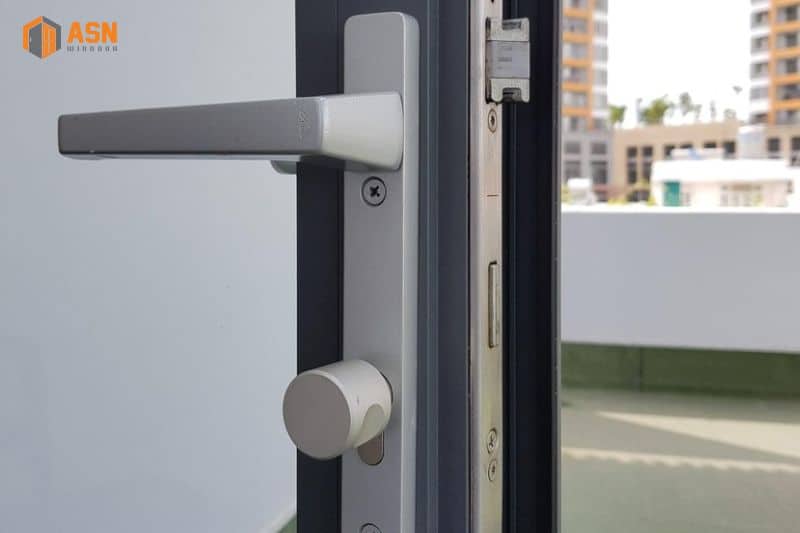 khóa cửa nhôm kính