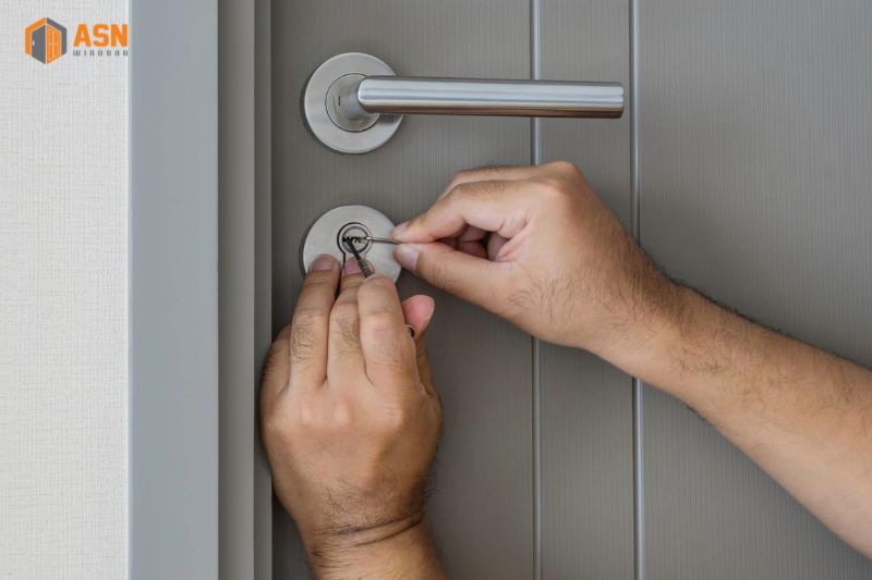 Cách mở khóa cửa nhôm Xingfa