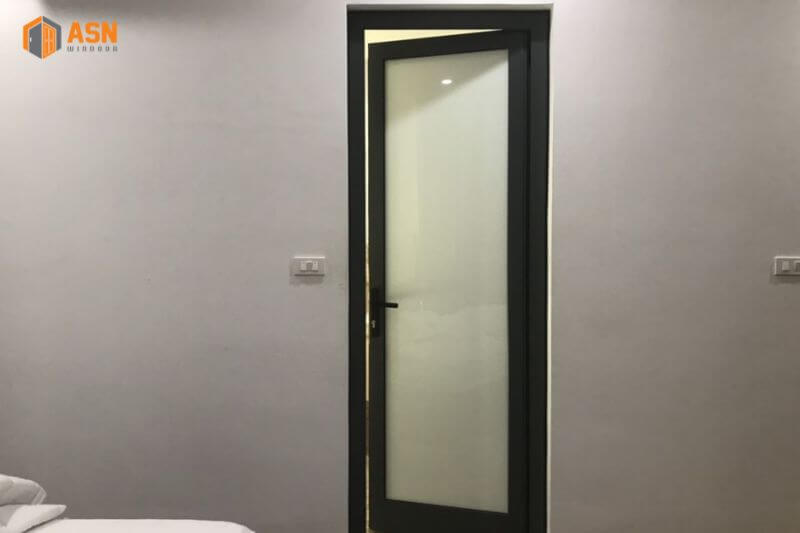Cửa nhà tắm
