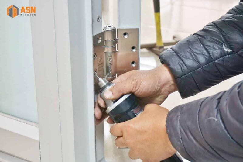 Nhà rộng 5m thì cửa chính 4 cánh rộng bao nhiêu